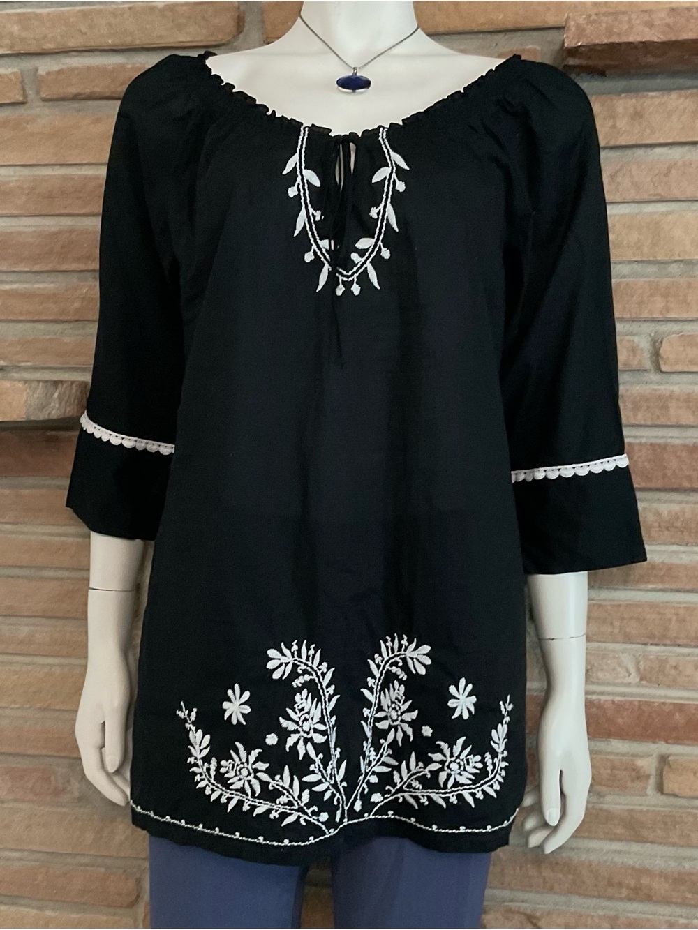 I.N. Studio Black Embroidered Boho  Tunic Top Small